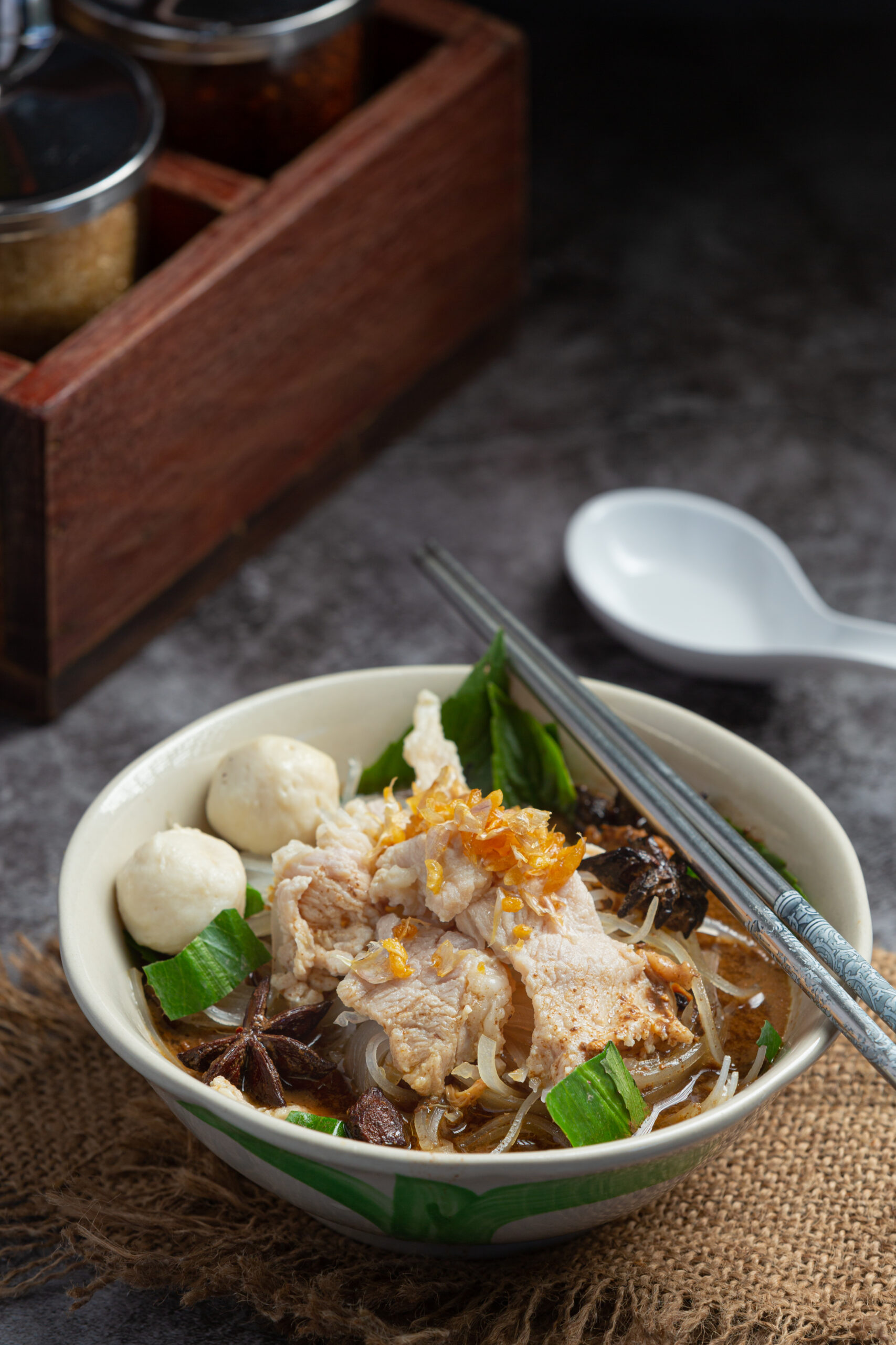 thai food noodles with pork