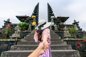 holding hand of girl
